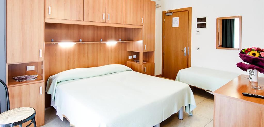 Hotel Colorado ลิโดดิเยโซโล ภายนอก รูปภาพ