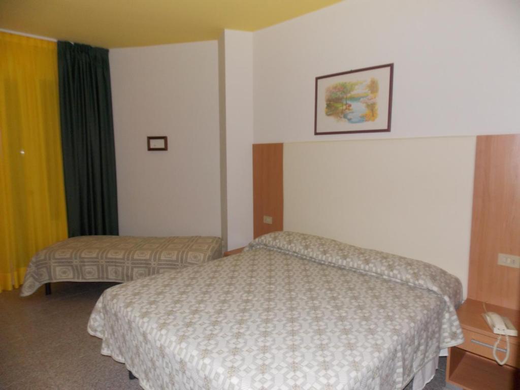 Hotel Colorado ลิโดดิเยโซโล ภายนอก รูปภาพ