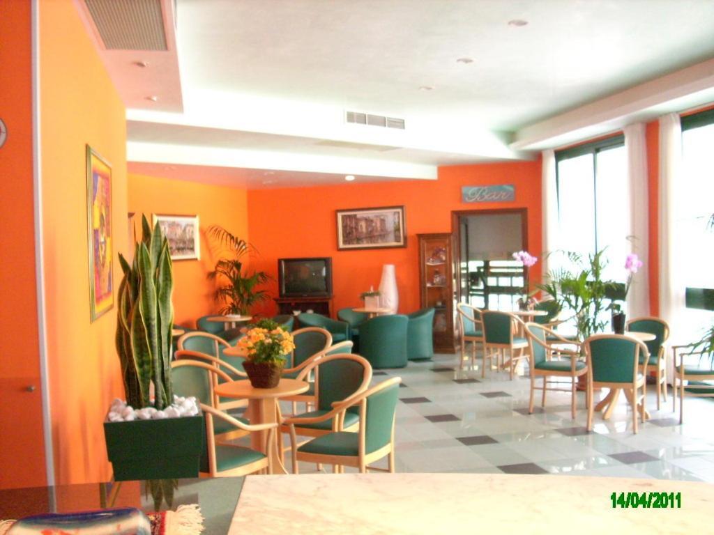 Hotel Colorado ลิโดดิเยโซโล ภายนอก รูปภาพ
